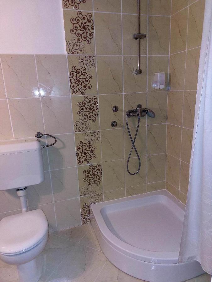 Guesthouse Ob Sotocju Budic Brežice المظهر الخارجي الصورة
